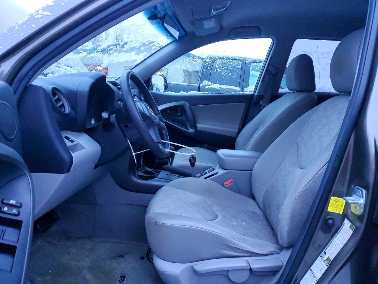2011 TOYOTA RAV4 photo 7