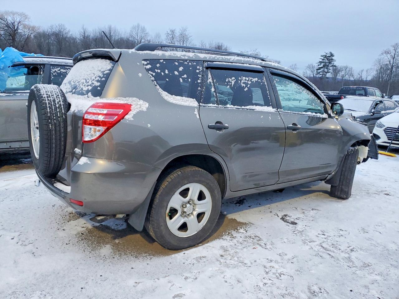 2011 TOYOTA RAV4 photo 3