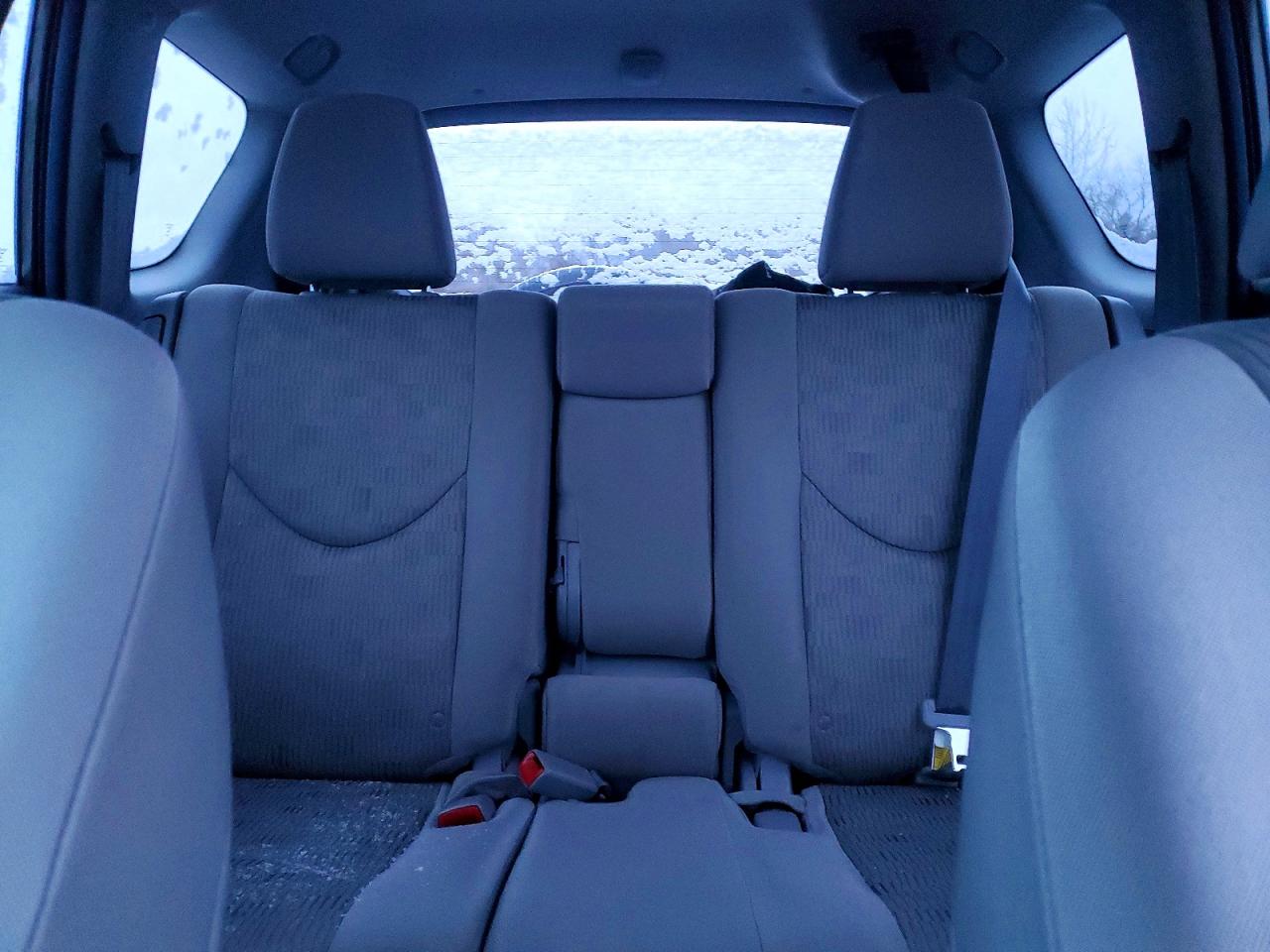 2011 TOYOTA RAV4 photo 10