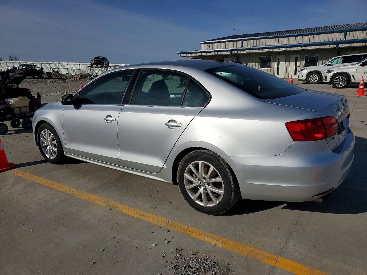 2014 VOLKSWAGEN JETTA SE photo 2