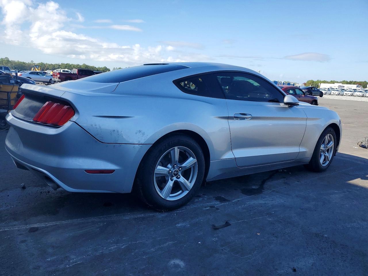 2015 FORD MUSTANG photo 3