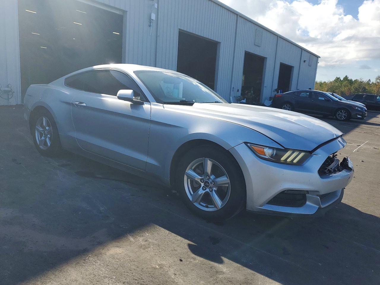 2015 FORD MUSTANG photo 4