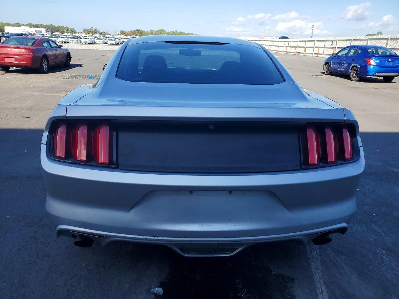 2015 FORD MUSTANG photo 6