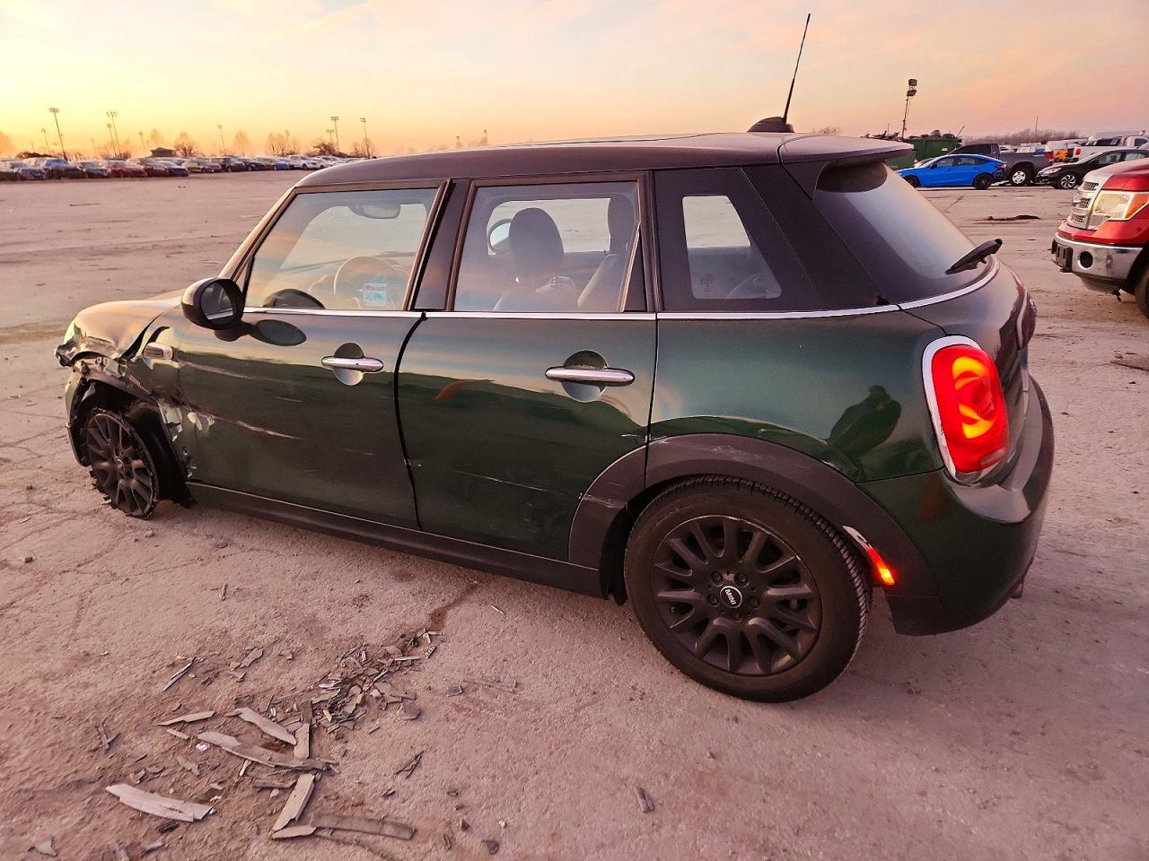 2016 MINI COOPER photo 2