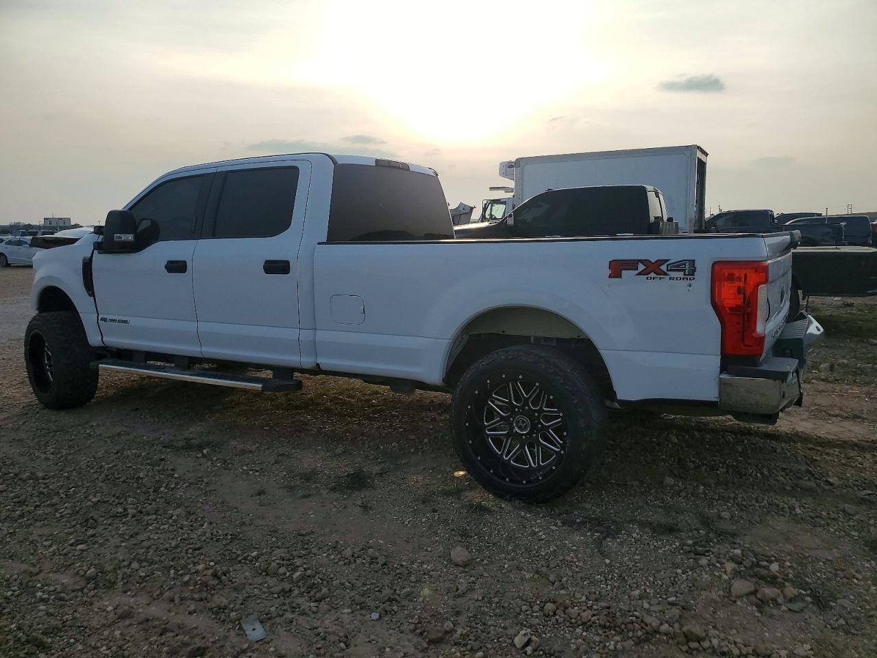 2017 FORD F250 SUPER DUTY photo 2