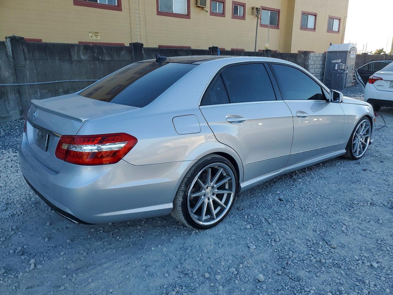 2011 MERCEDES-BENZ E 350 photo 5