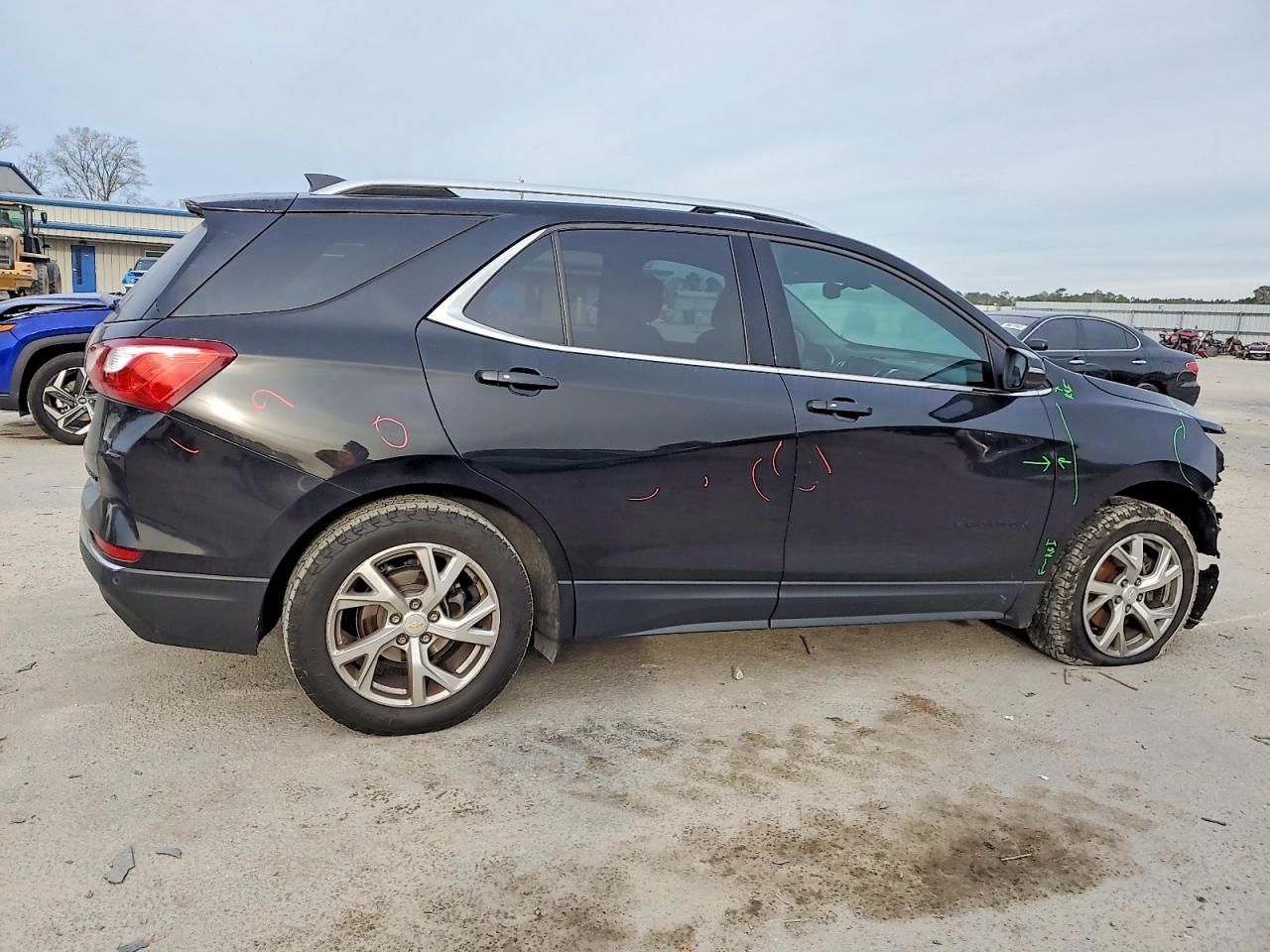2019 CHEVROLET EQUINOX LT photo 3