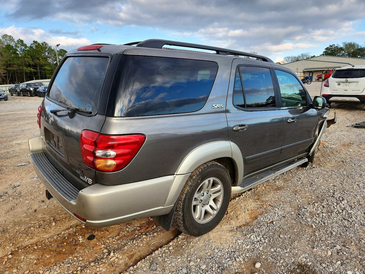 2003 TOYOTA SEQUOIA SR5 photo 3