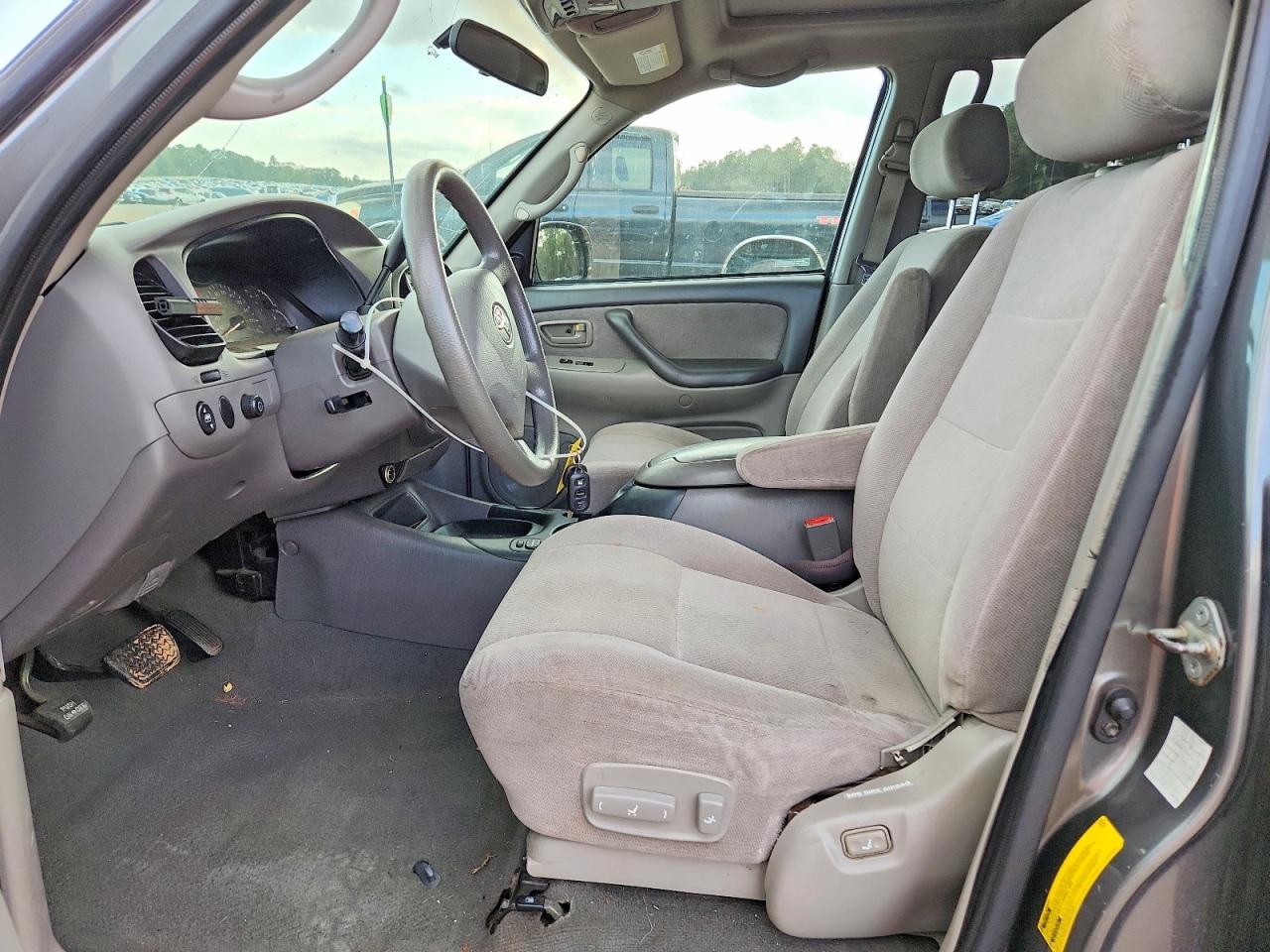 2003 TOYOTA SEQUOIA SR5 photo 7