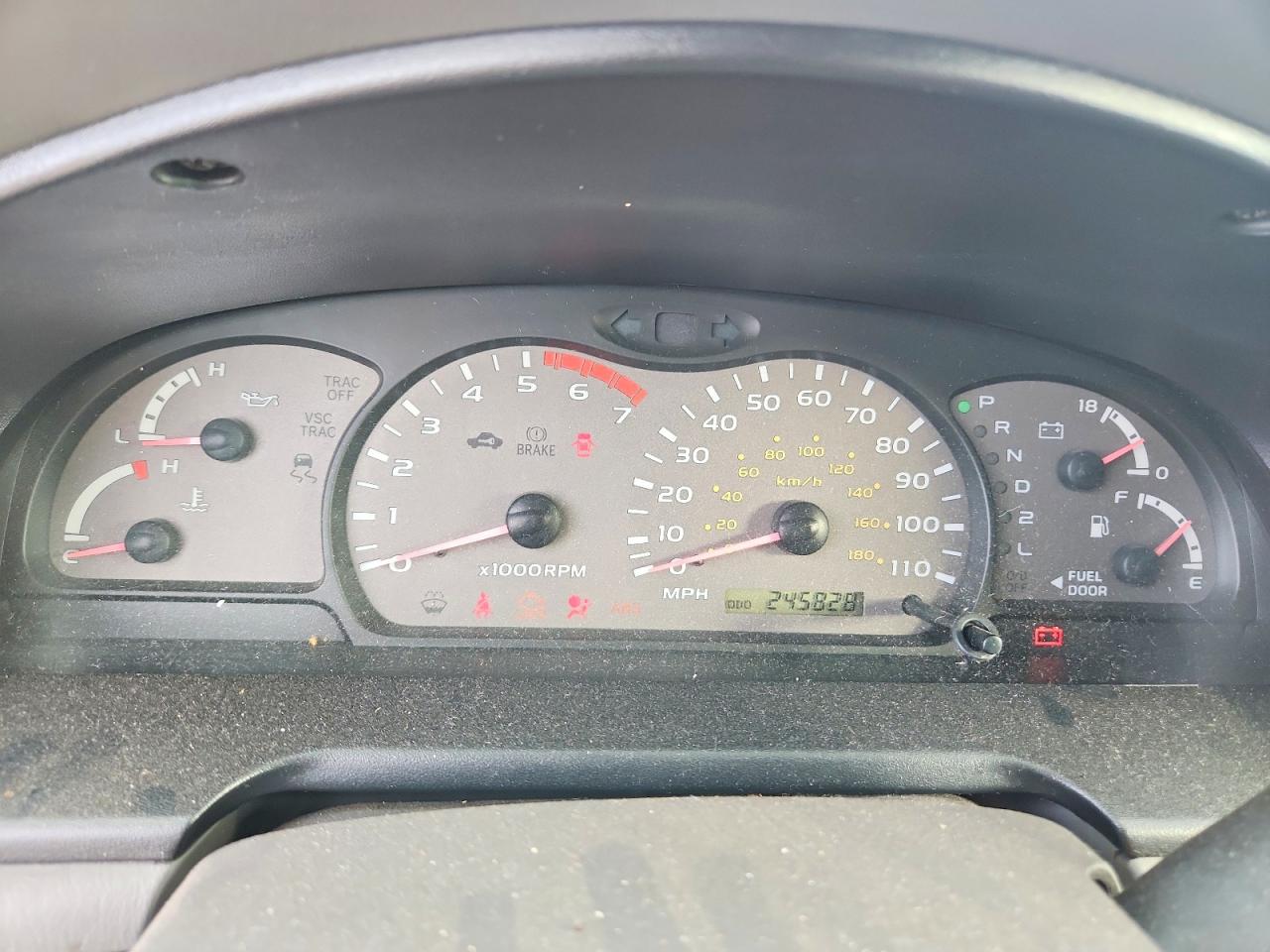 2003 TOYOTA SEQUOIA SR5 photo 9