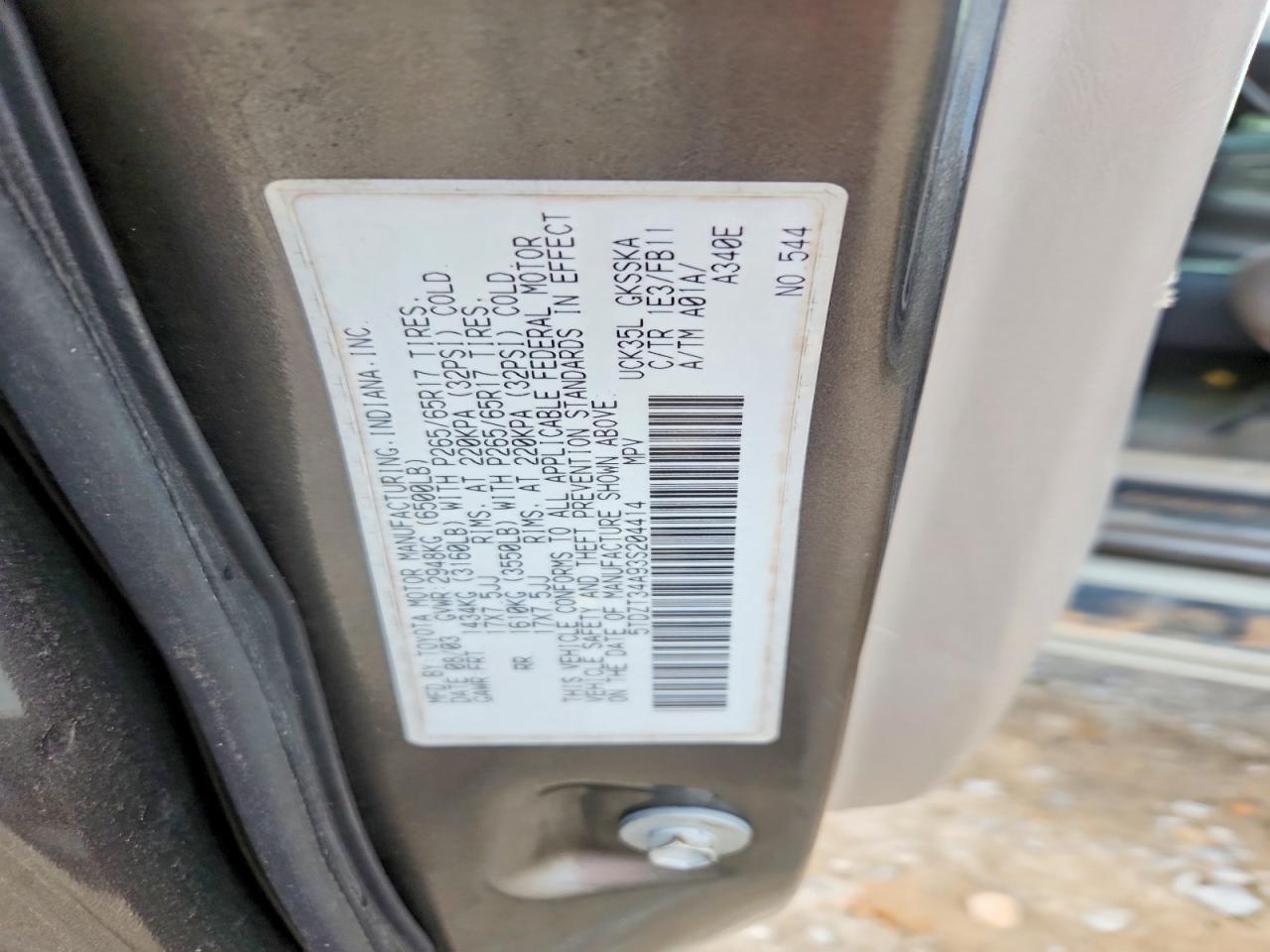 2003 TOYOTA SEQUOIA SR5 photo 14