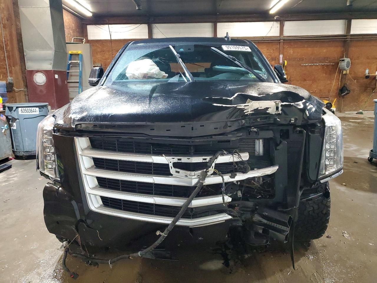 2015 CADILLAC ESCALADE LUXURY photo 5
