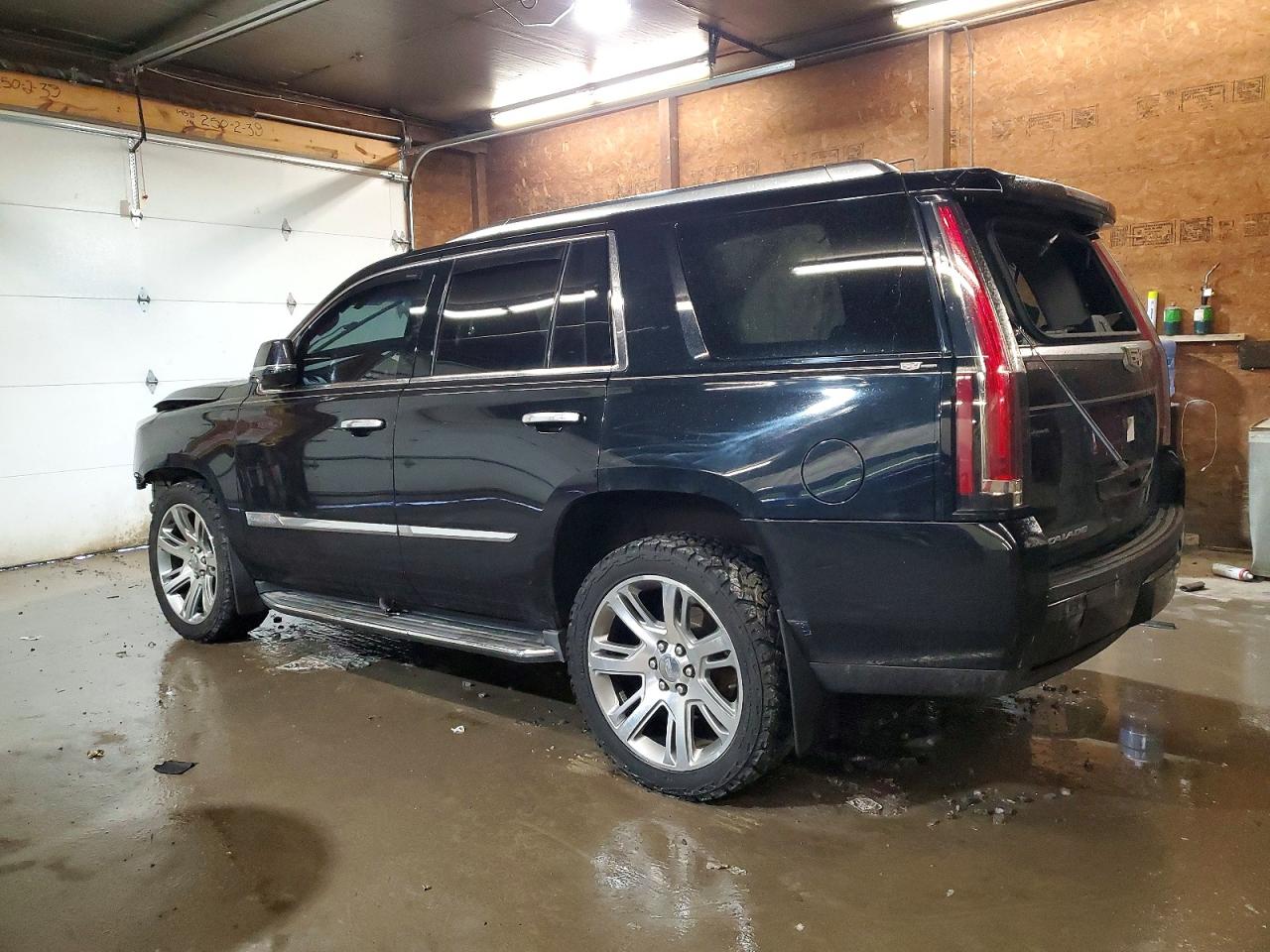 2015 CADILLAC ESCALADE LUXURY photo 2