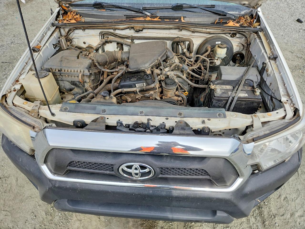 2012 TOYOTA TACOMA photo 11