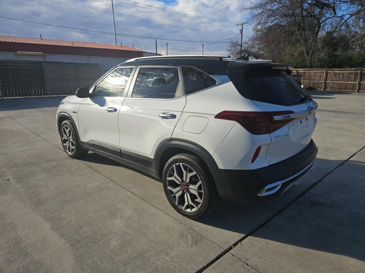 2021 KIA SELTOS SX photo 3