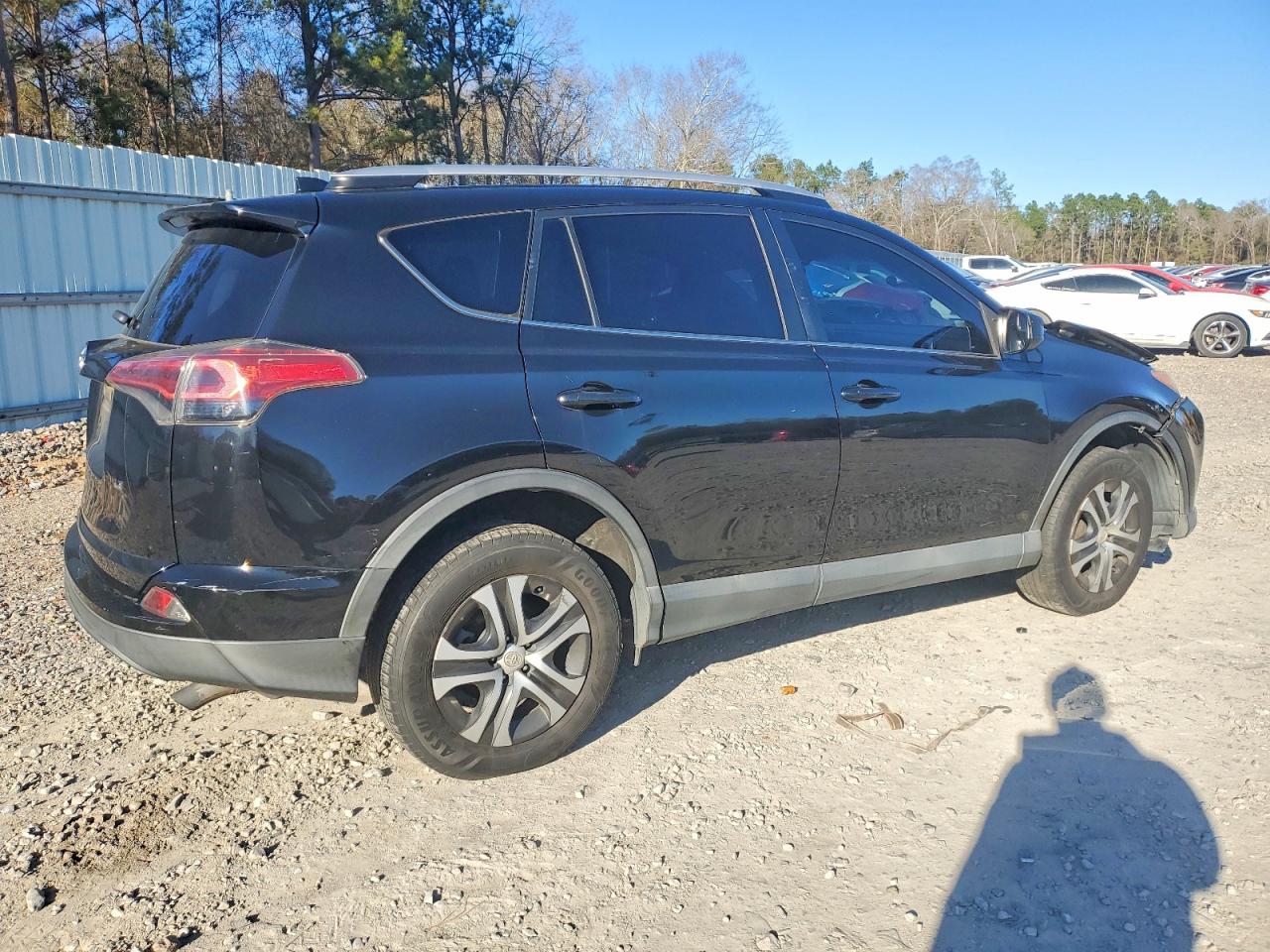2016 TOYOTA RAV4 LE photo 3