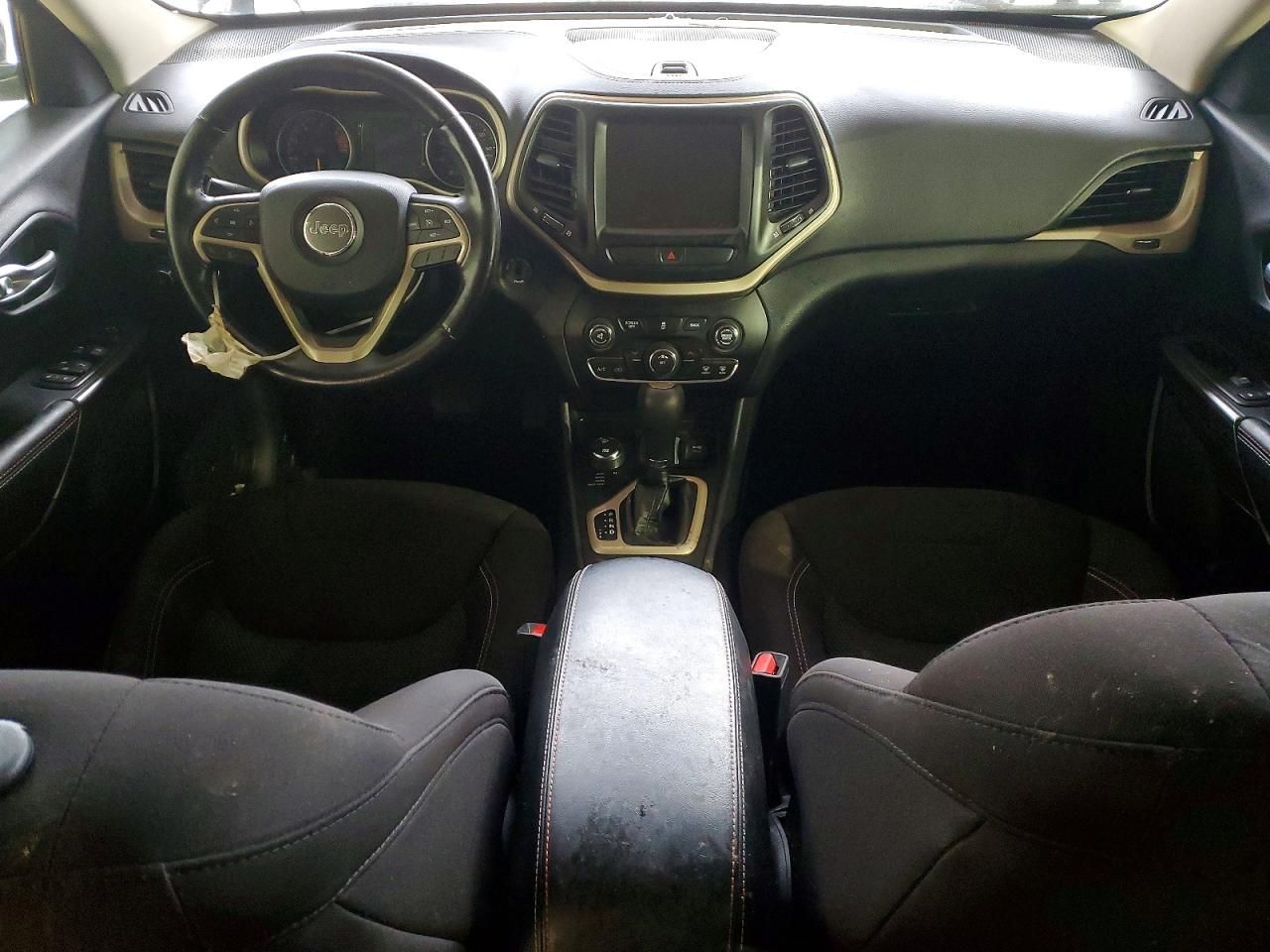 2016 JEEP CHEROKEE LATITUDE photo 8
