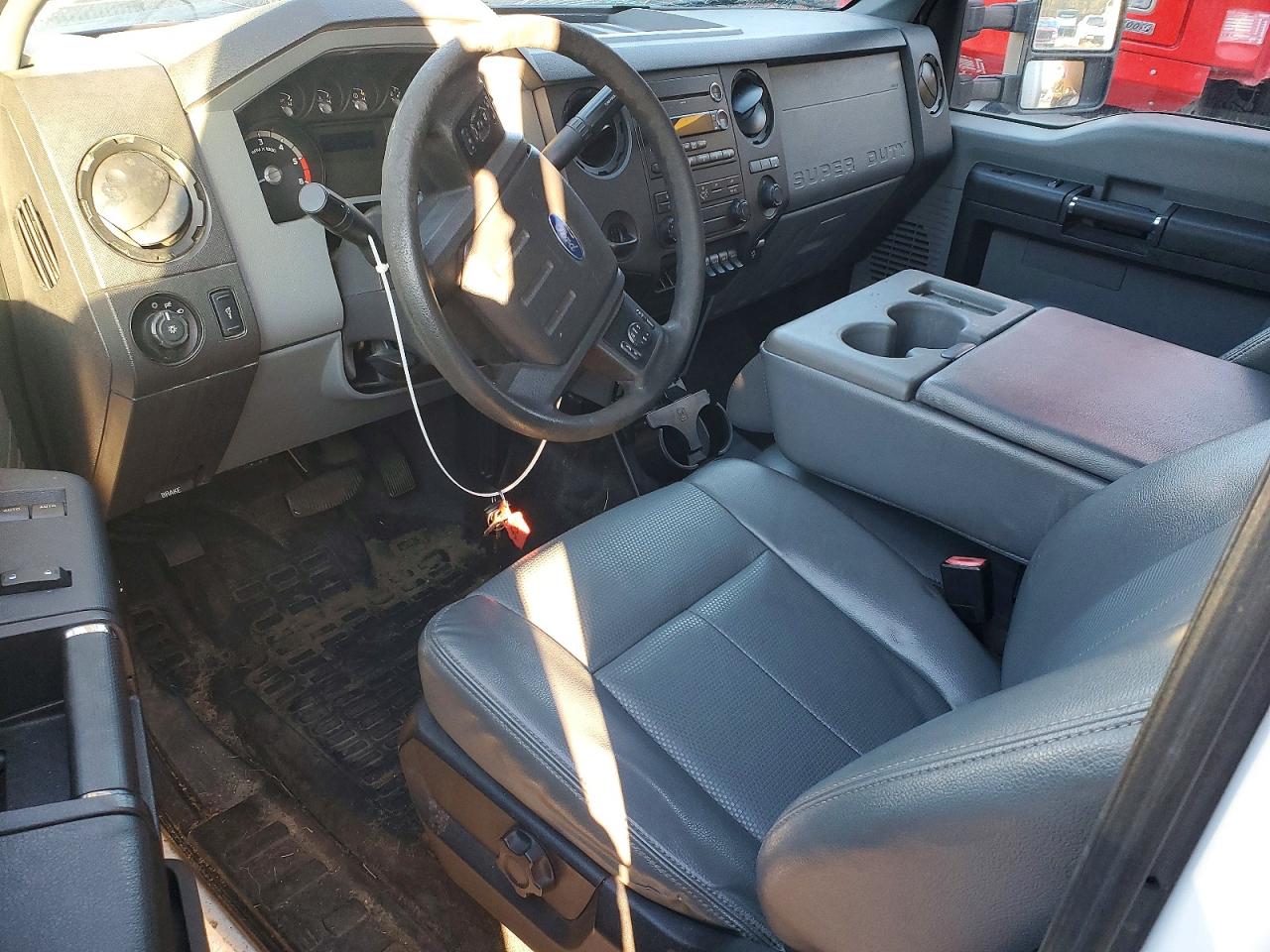 2016 FORD F550 SUPER DUTY BOX TRUCK photo 8
