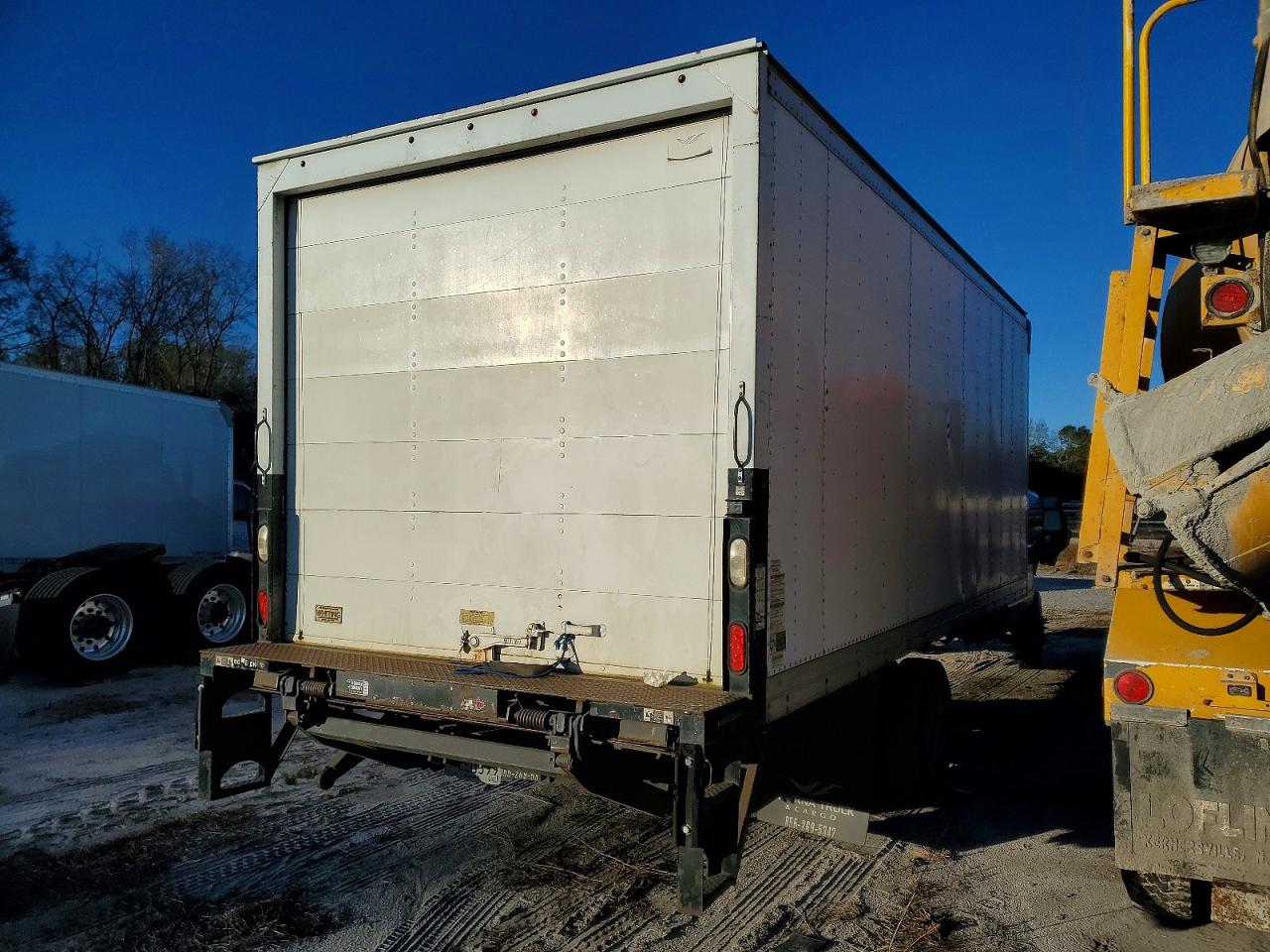 2016 FORD F550 SUPER DUTY BOX TRUCK photo 3
