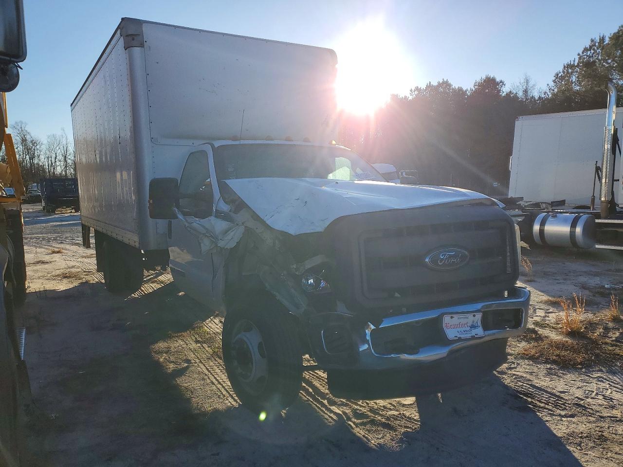 2016 FORD F550 SUPER DUTY BOX TRUCK photo 4