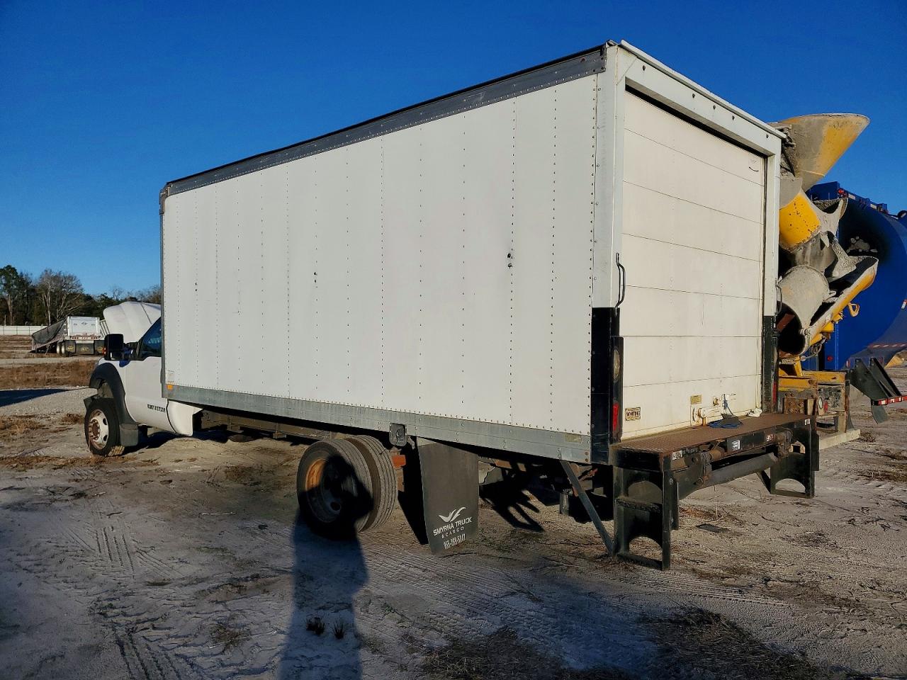 2016 FORD F550 SUPER DUTY BOX TRUCK photo 2