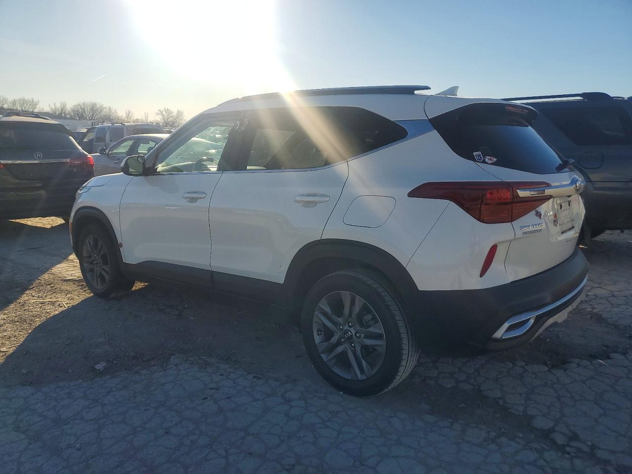 2021 KIA SELTOS S photo 3