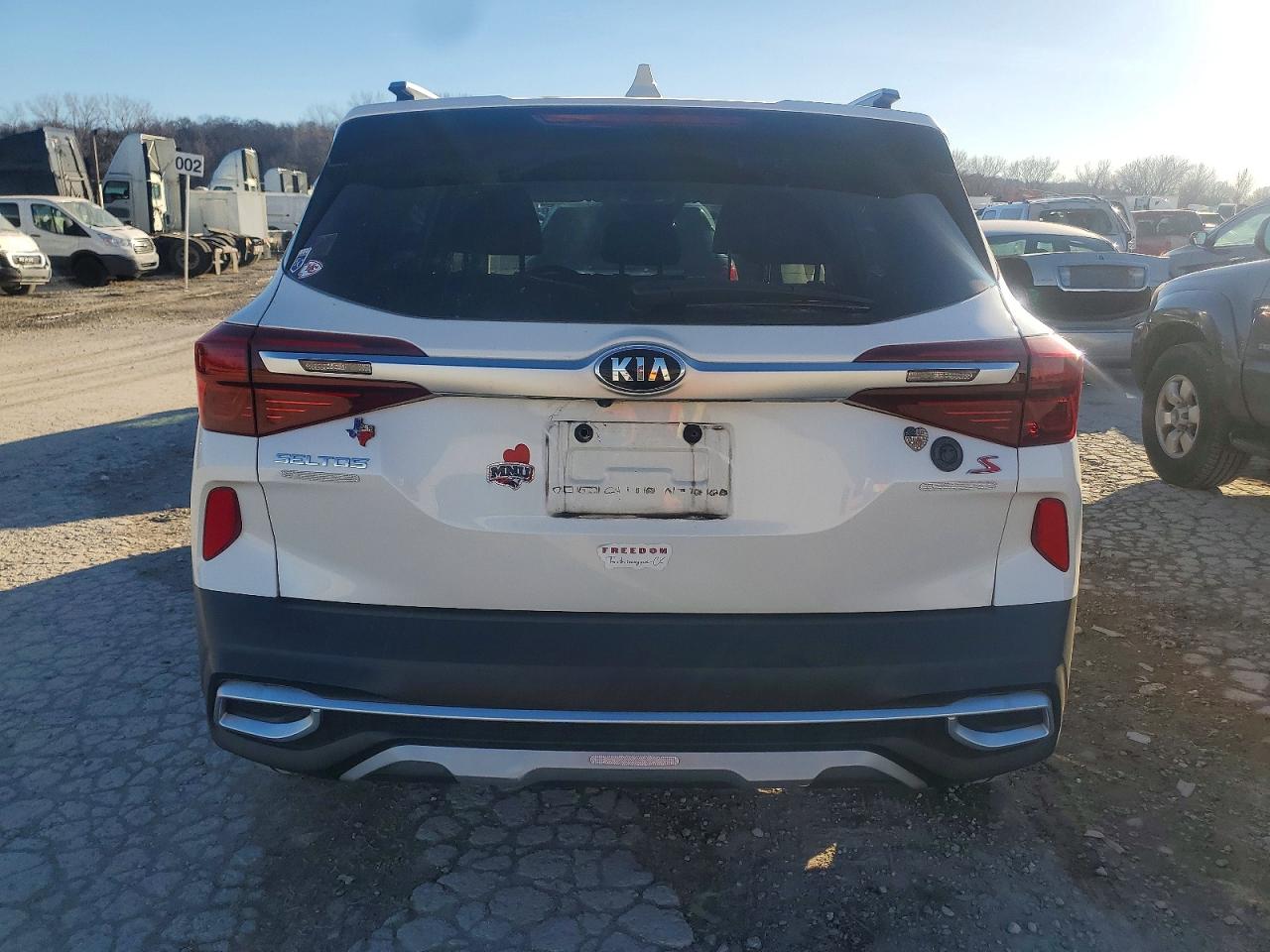 2021 KIA SELTOS S photo 11