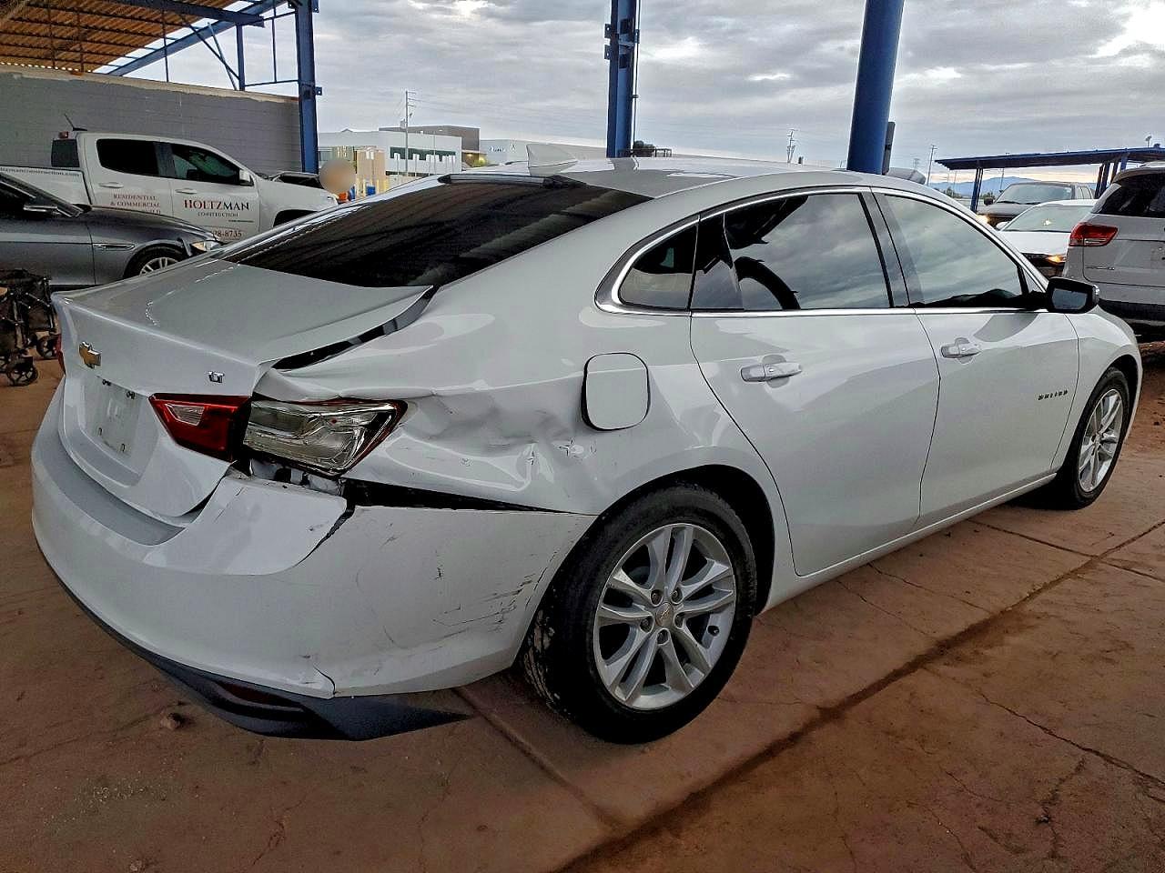 2017 CHEVROLET MALIBU LT photo 3