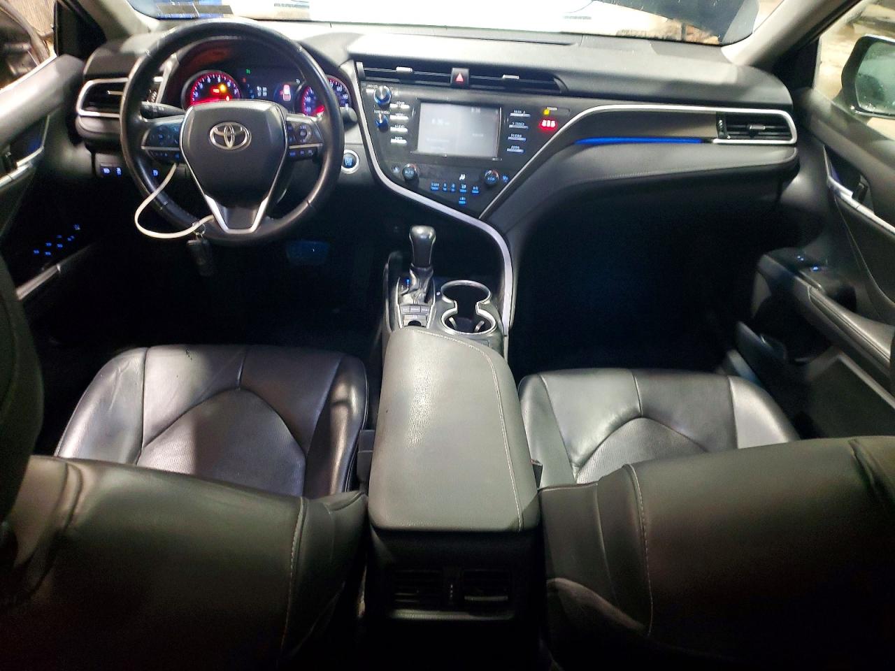2018 TOYOTA CAMRY XSE photo 8