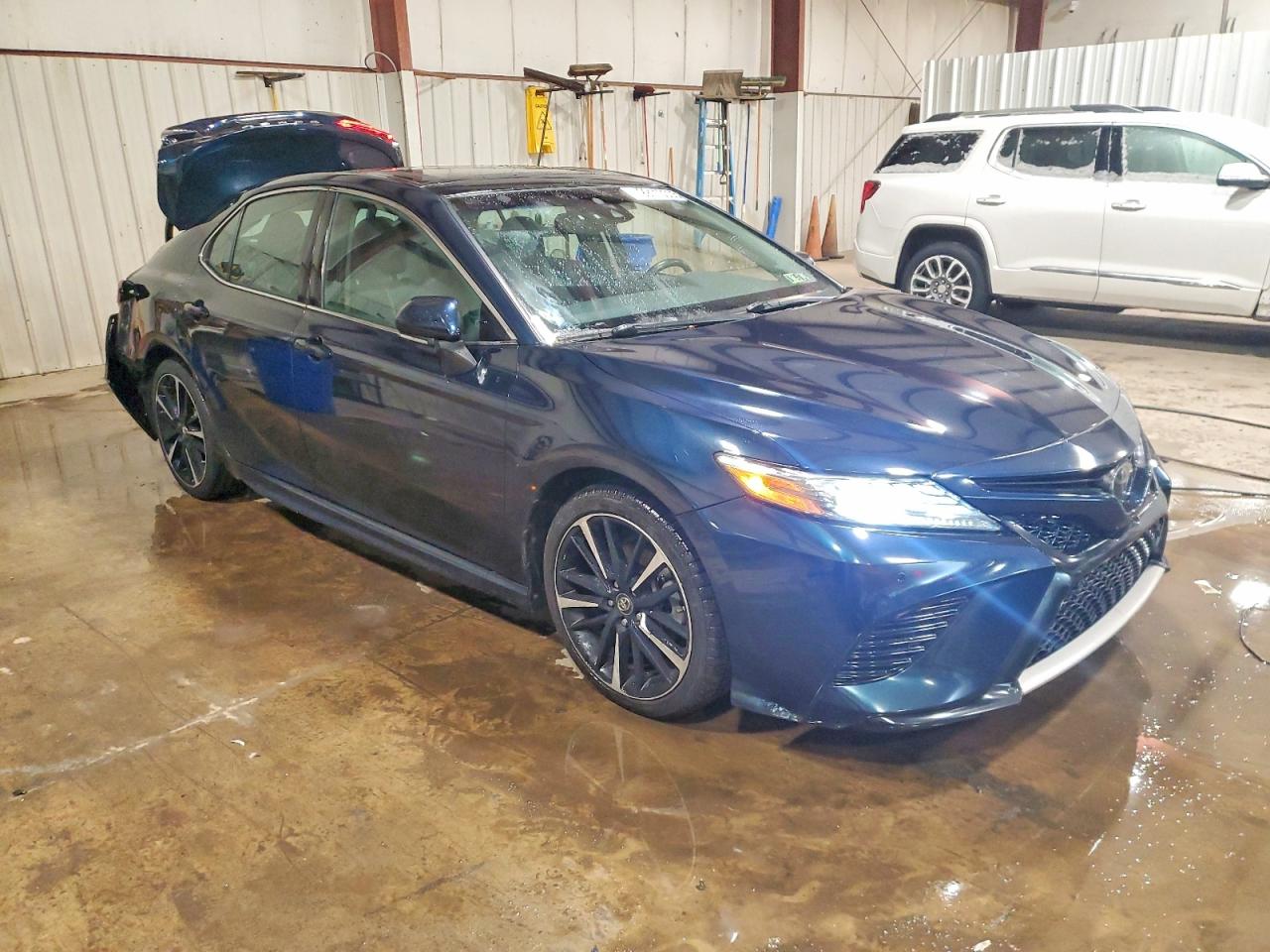 2018 TOYOTA CAMRY XSE photo 4