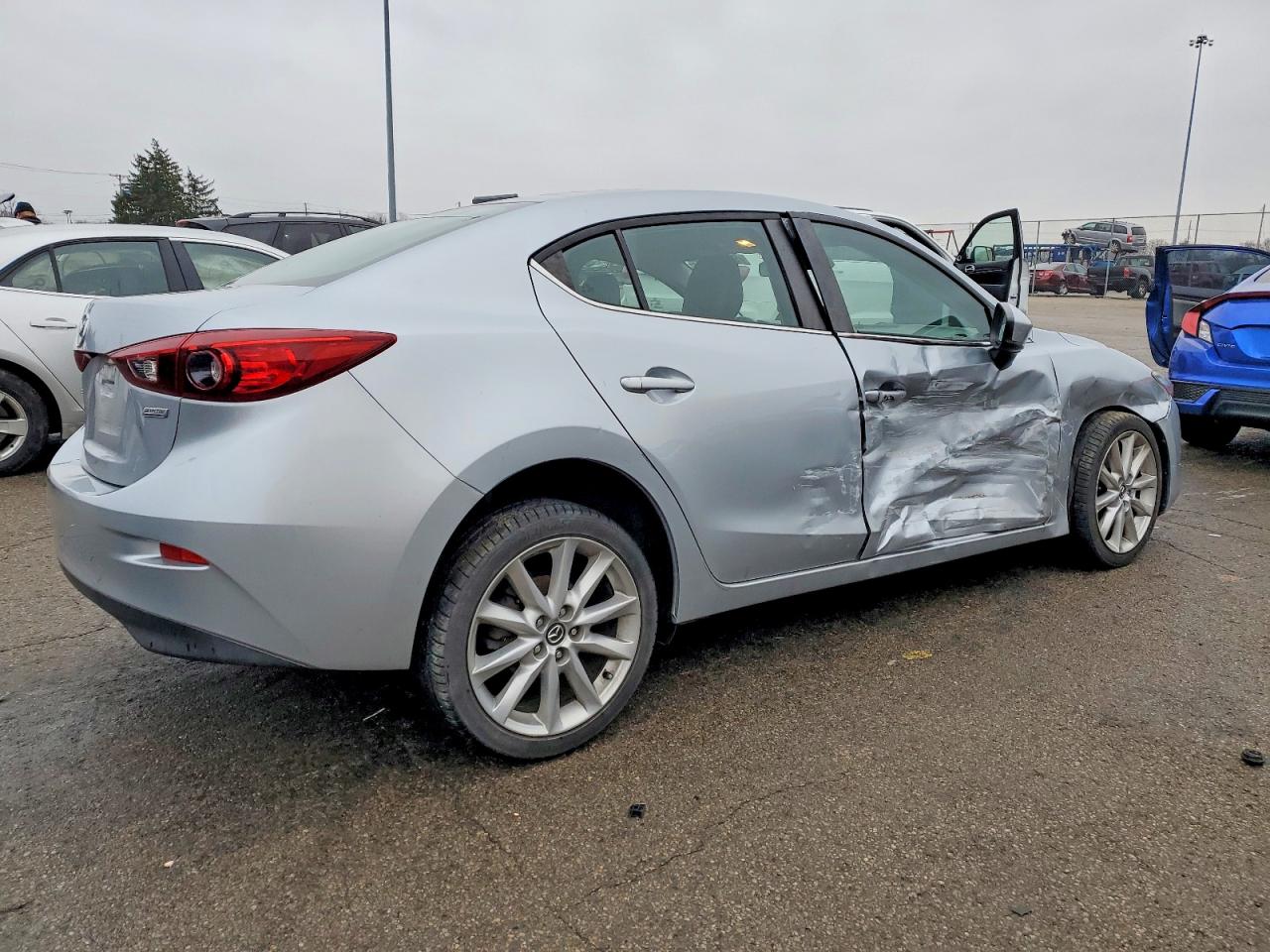 2017 MAZDA 3 TOURING photo 3