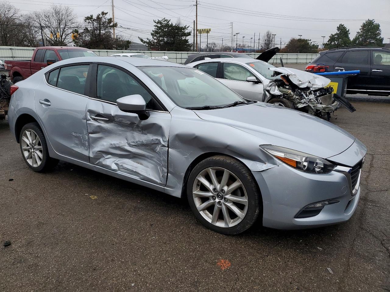 2017 MAZDA 3 TOURING photo 4