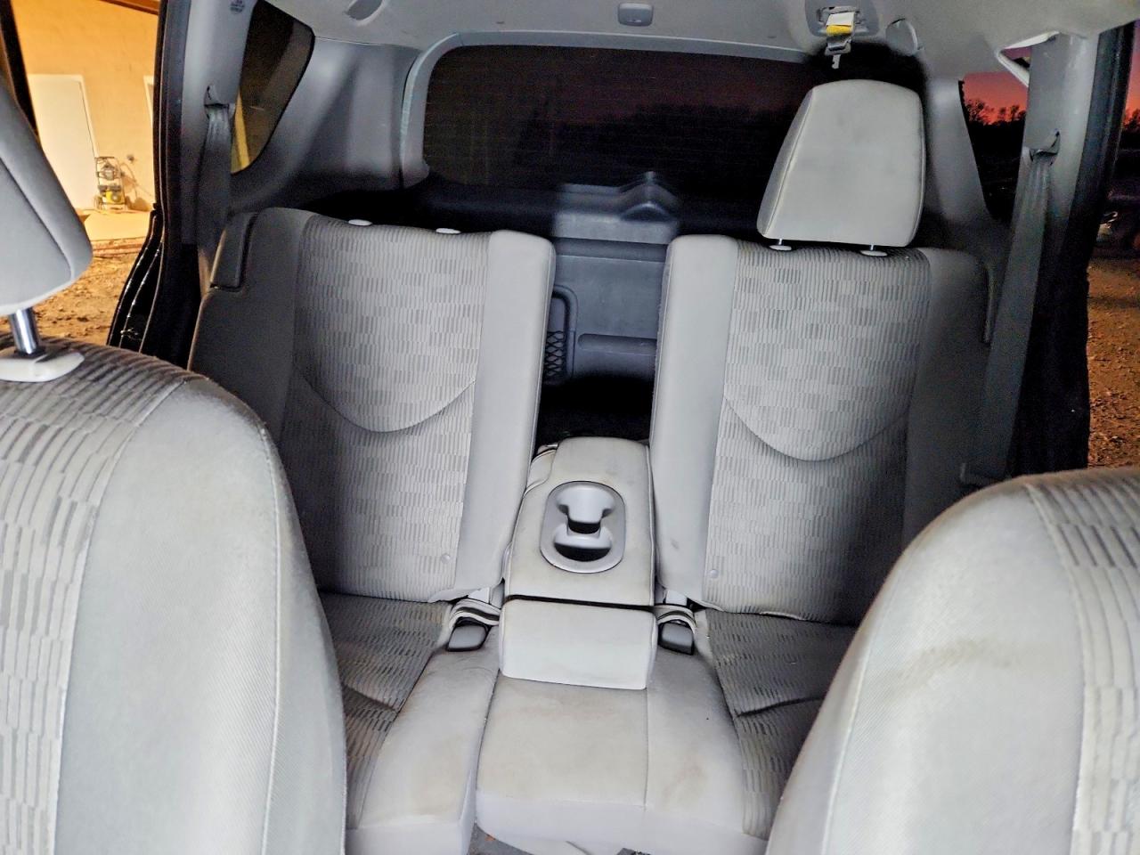 2012 TOYOTA RAV4 photo 10