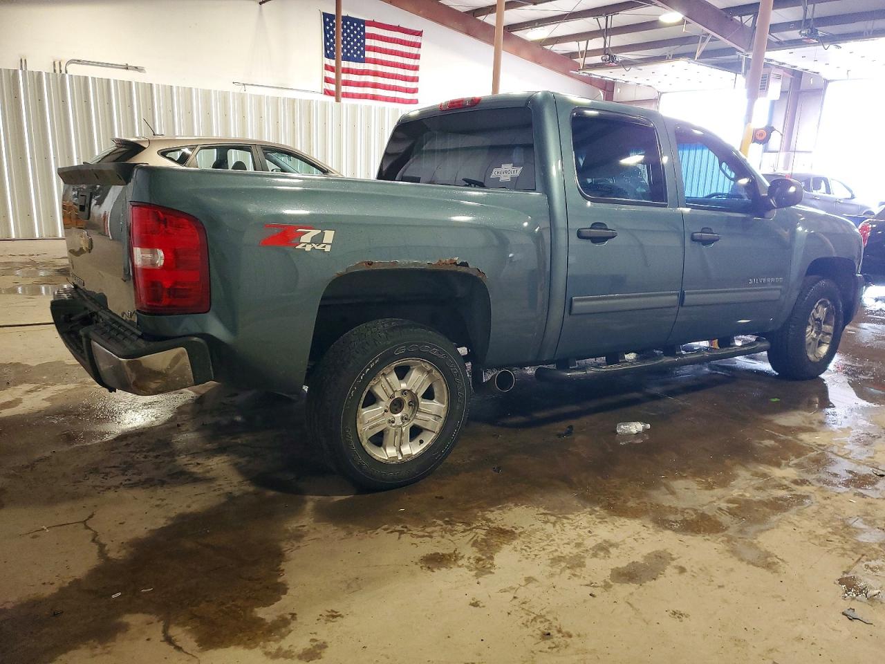 2010 CHEVROLET SILVERADO K1500 LT photo 3