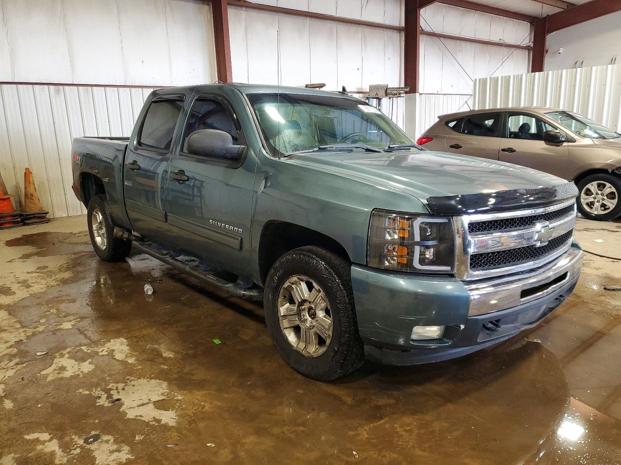 2010 CHEVROLET SILVERADO K1500 LT photo 4