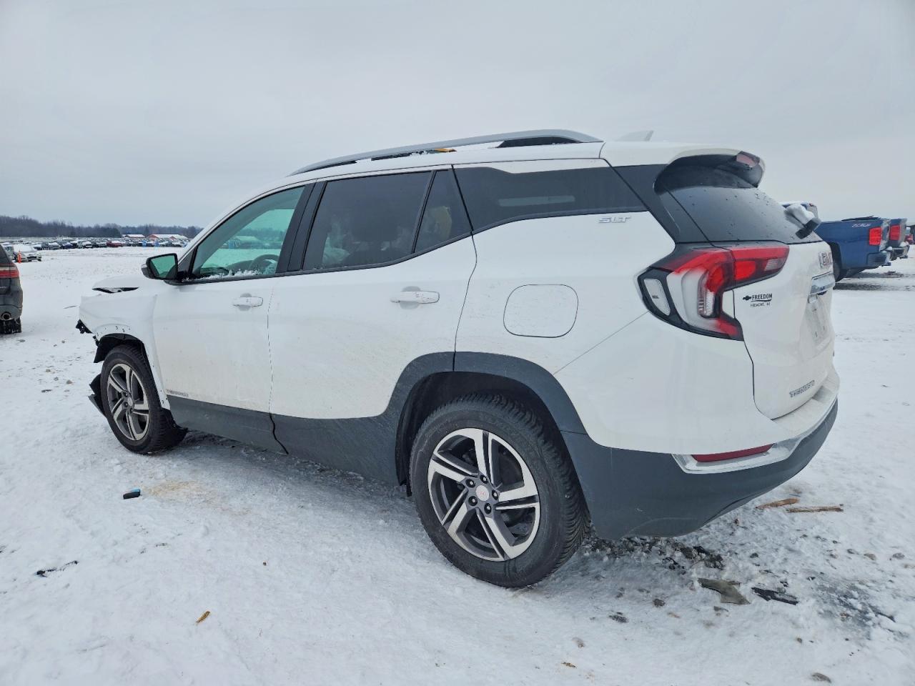 2020 GMC TERRAIN SLT photo 2