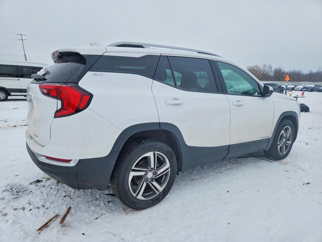 2020 GMC TERRAIN SLT photo 3