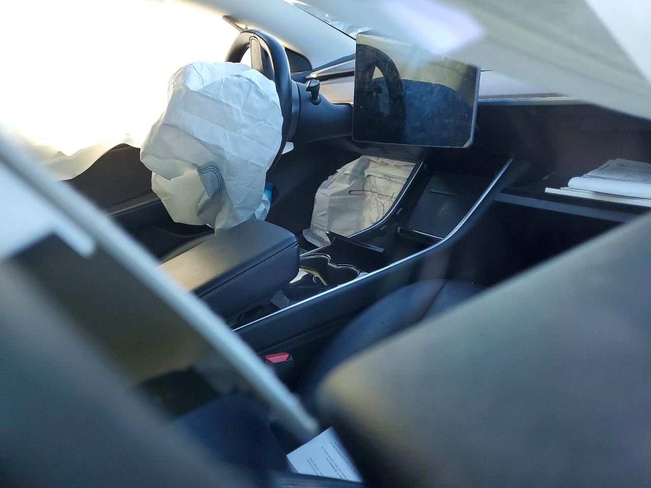 2018 TESLA MODEL 3 photo 8
