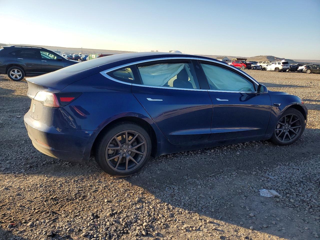 2018 TESLA MODEL 3 photo 3