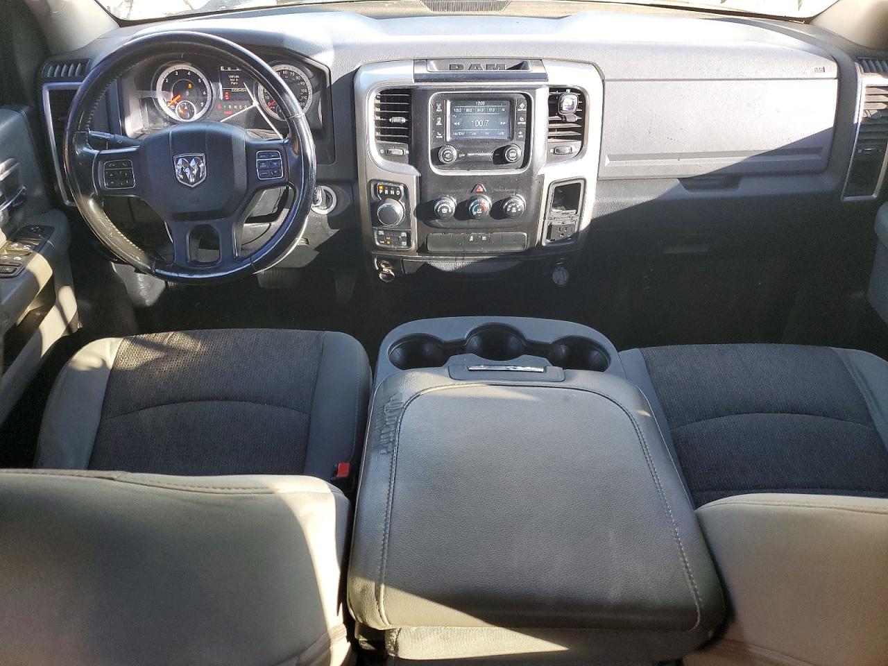 2014 RAM 1500 SLT photo 15