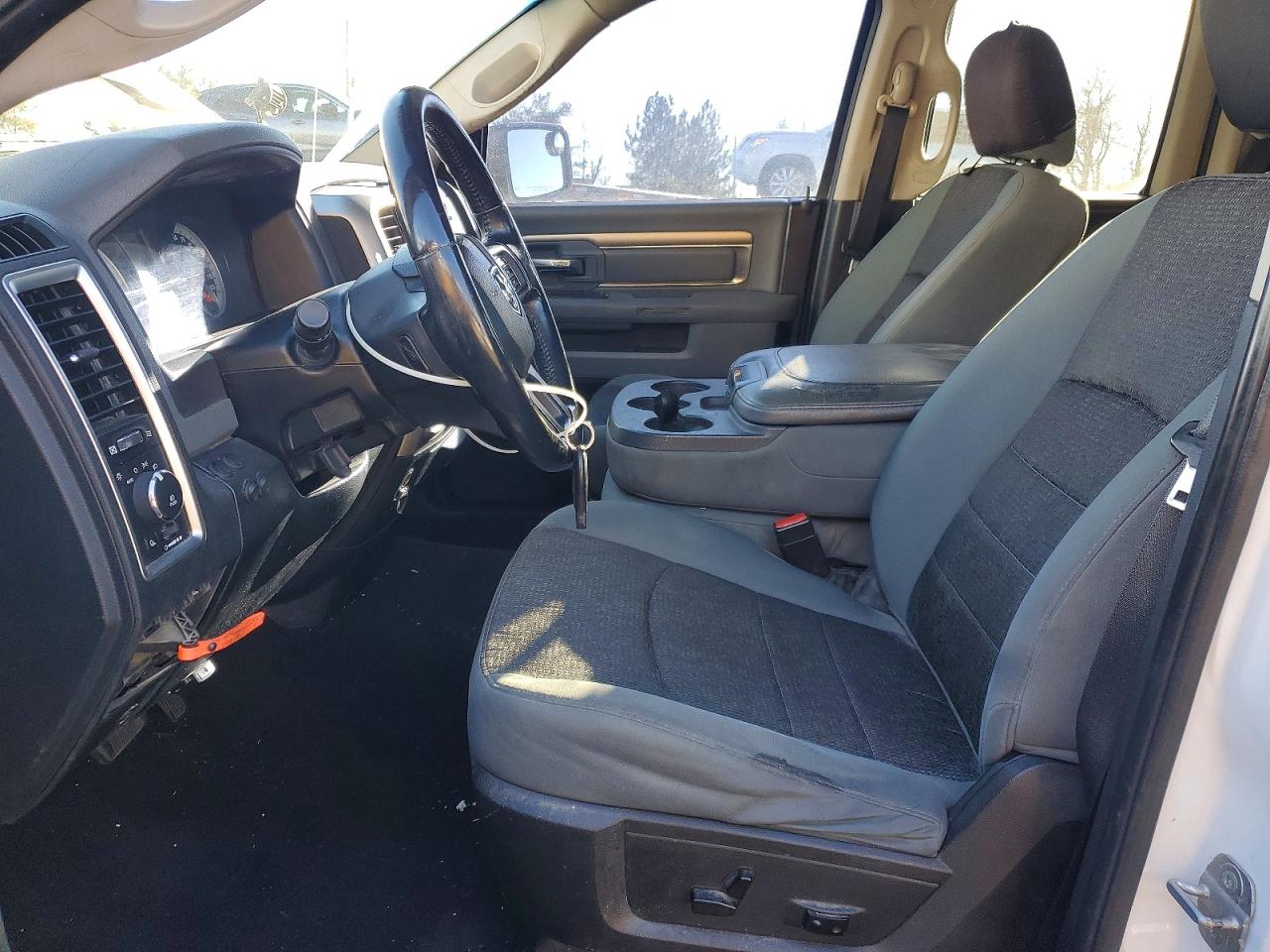 2014 RAM 1500 SLT photo 13
