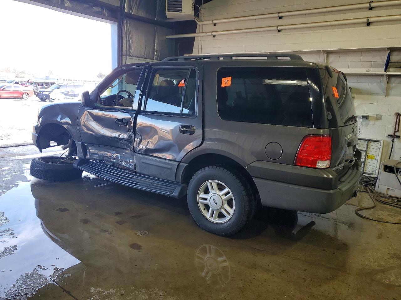 2005 FORD EXPEDITION XLT photo 3