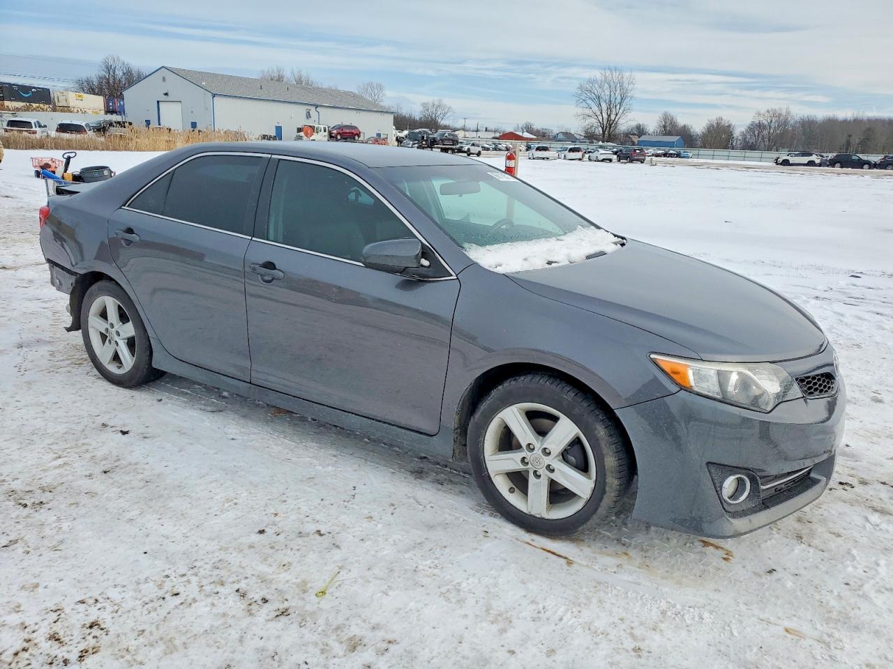 2014 TOYOTA CAMRY L photo 4