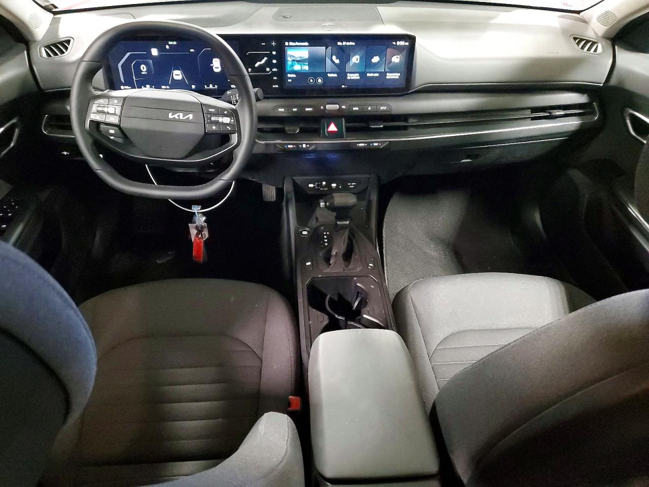 2025 KIA K4 EX photo 8