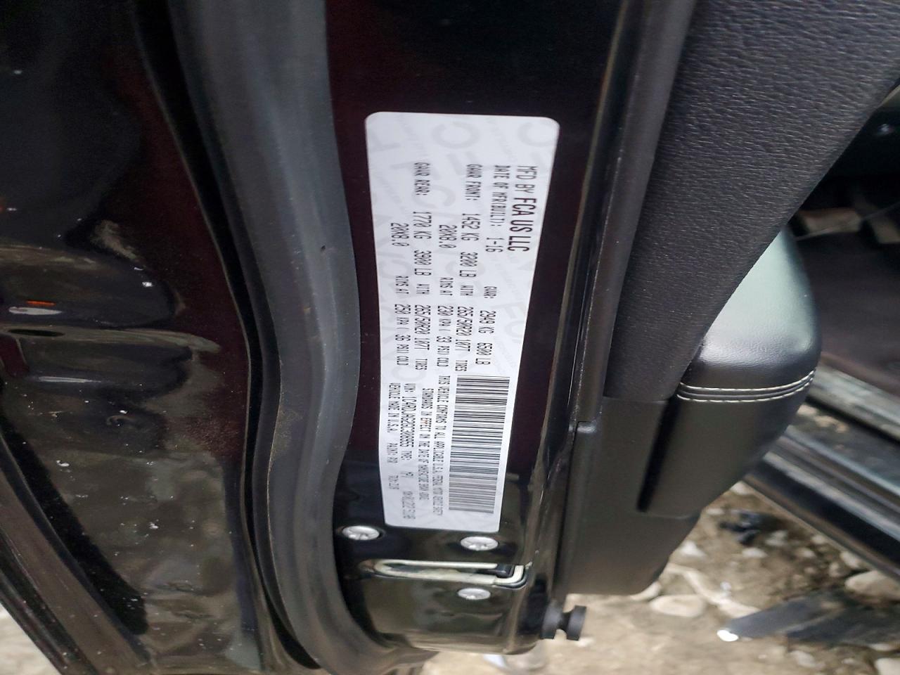 2016 DODGE DURANGO SXT photo 12