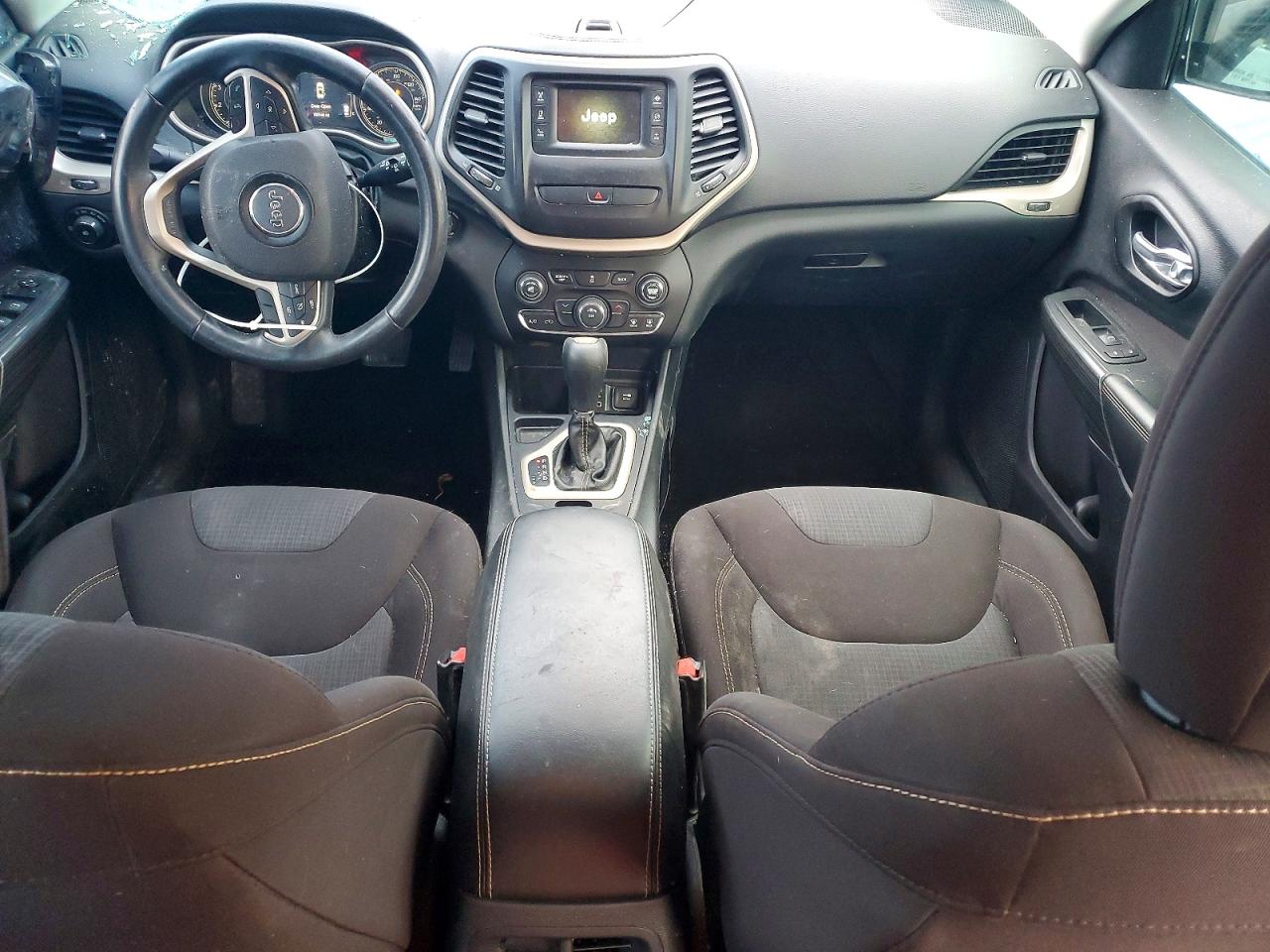 2016 JEEP CHEROKEE LATITUDE photo 8