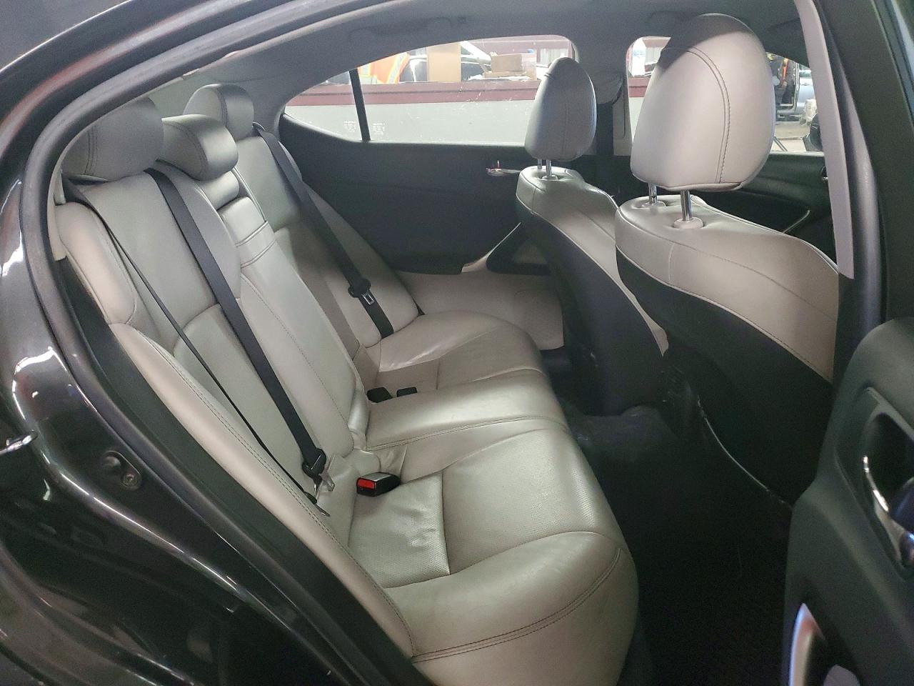 2009 LEXUS IS 250 photo 10