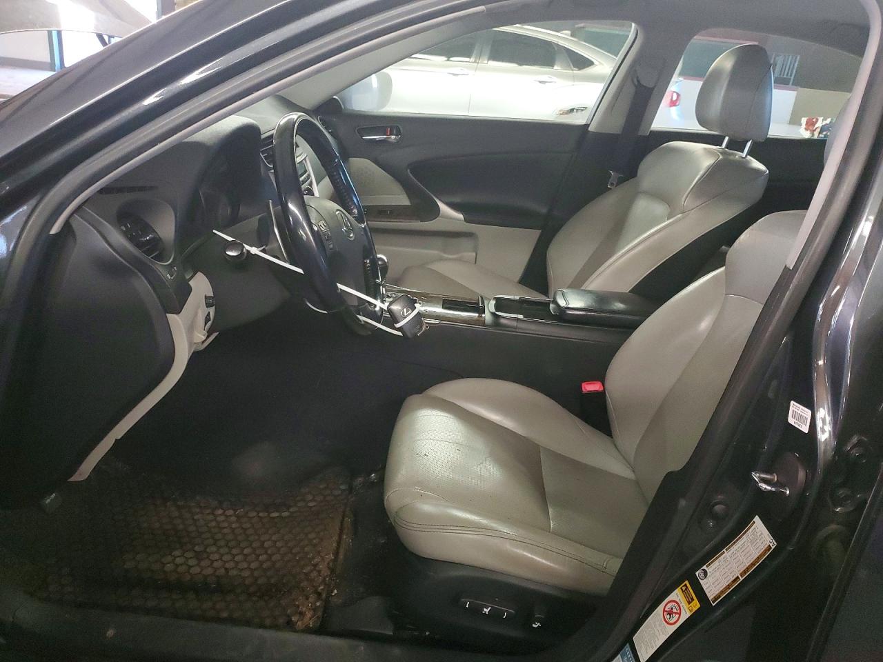 2009 LEXUS IS 250 photo 7