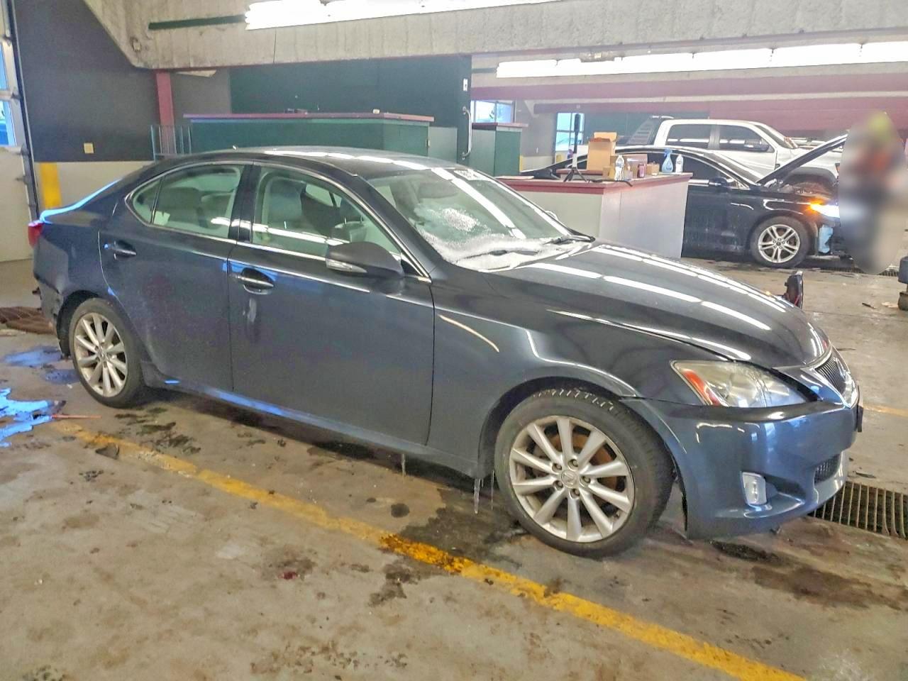 2009 LEXUS IS 250 photo 4