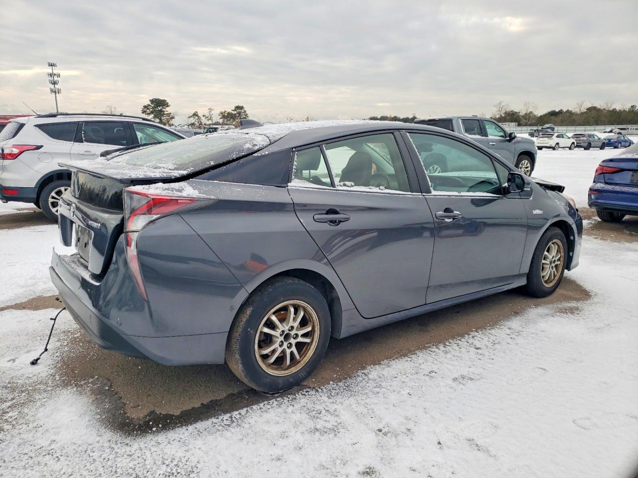 2017 TOYOTA PRIUS photo 3